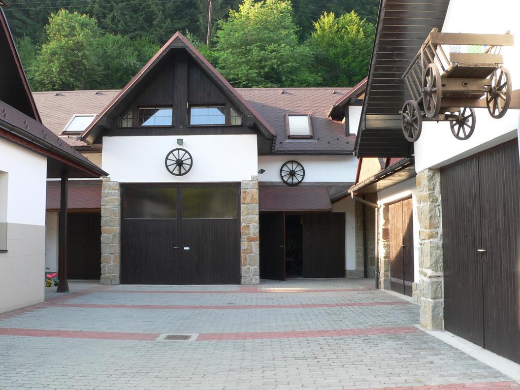 Pension Karolina Trnava Екстер'єр фото